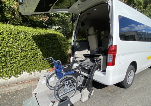 車いす用リフト